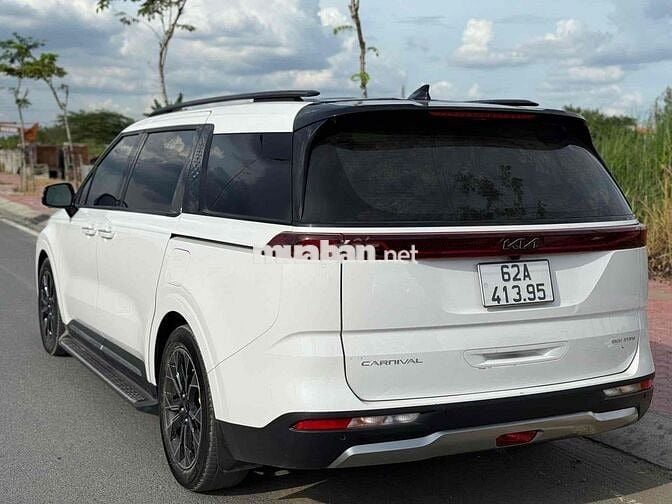 Kia Carnival 2024 2.2D Signature 7 ghế - 46000 km
