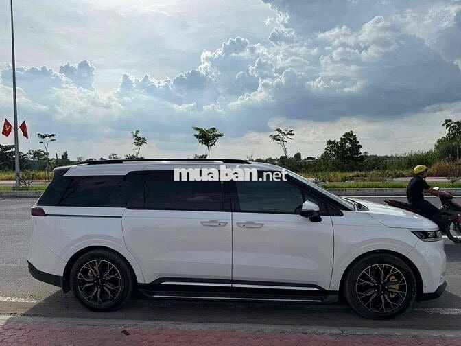 Kia Carnival 2024 2.2D Signature 7 ghế - 46000 km