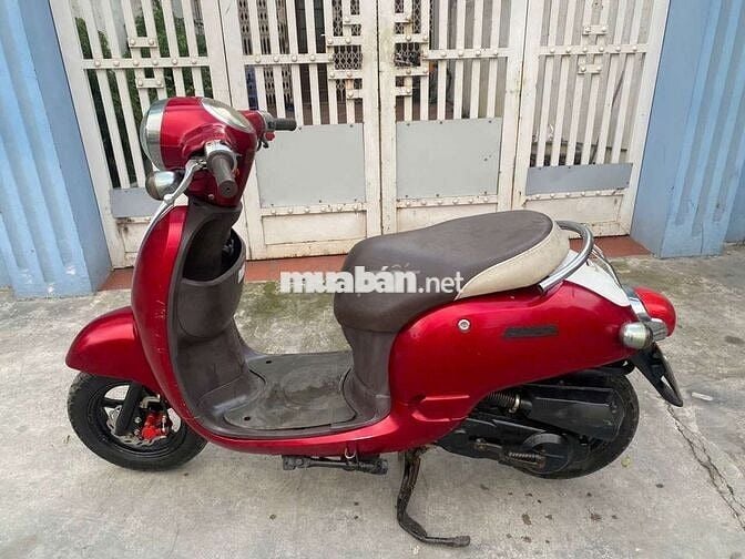 Xe ga 50cc màu đỏ, hộp số tự động