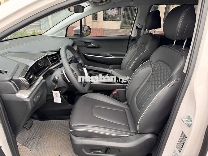 Hyundai Custin 2024 Cao Cấp 2.0T - 30,000 km.