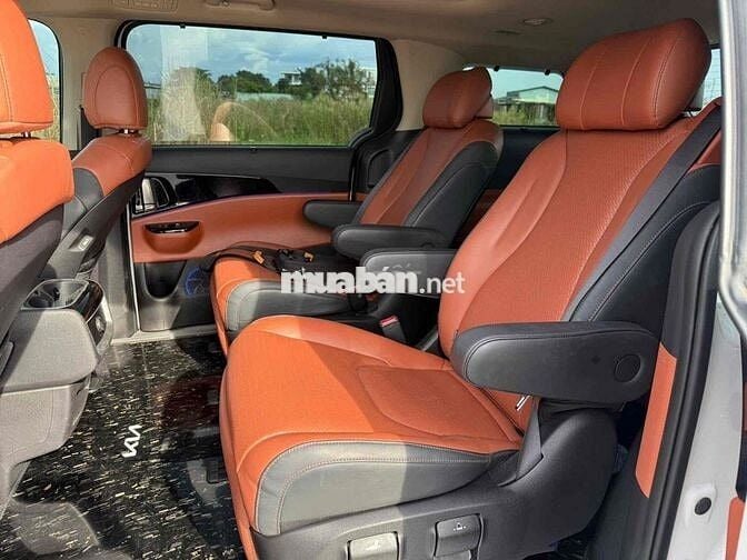 Kia Carnival 2024 2.2D Signature 7 ghế - 46000 km