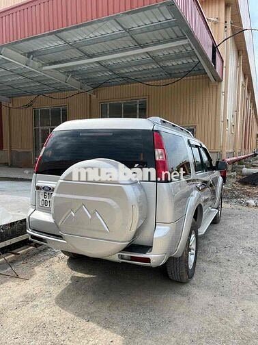 Ford Everest 2010 2.5L 4x4 MT - 200000 km