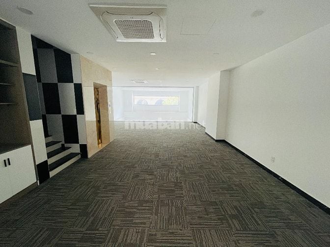 Cho thuê 1 trệt 1 lửng 1 lầu mặt tiền shophouse khu đô thị Vạn Phúc.