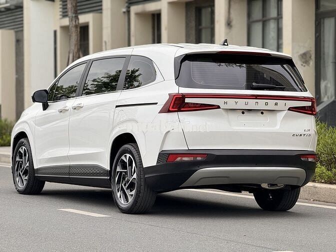 Hyundai Custin 2024 Cao Cấp 2.0T - 30,000 km.