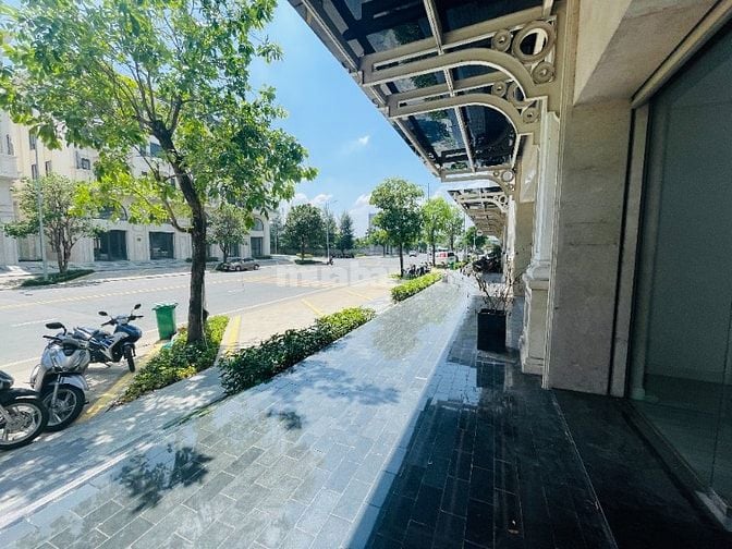 Cho thuê 1 trệt 1 lửng 1 lầu mặt tiền shophouse khu đô thị Vạn Phúc.