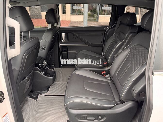 Hyundai Custin 2024 Cao Cấp 2.0T - 30,000 km.