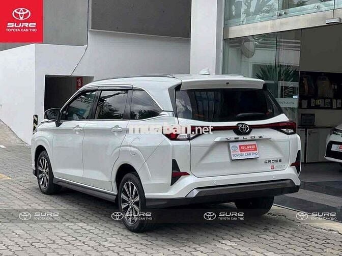 Toyota Veloz Cross 2023 - tặng 100% trước bạ