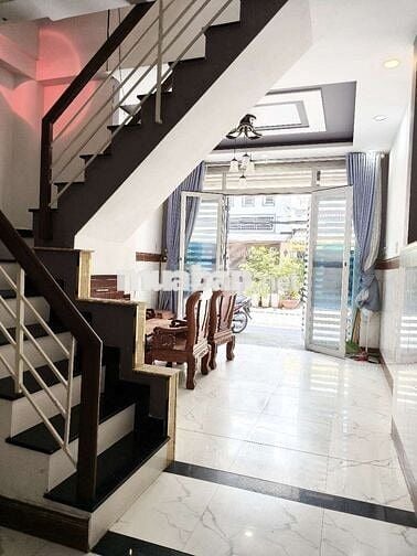 Cho thuê nhà hẻm xe tải Phú Định Q8 3PN kinh doanh tốt