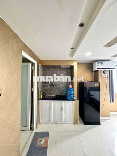 Căn hộ dịch vụ có bancol ngay tại trung tâm quận 5