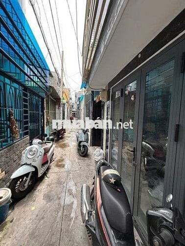 🏡 Nhà Đẹp 2 Tầng Sát Chợ Bình Long, 30M², Sổ Riêng – Chỉ 3.3 Tỷ