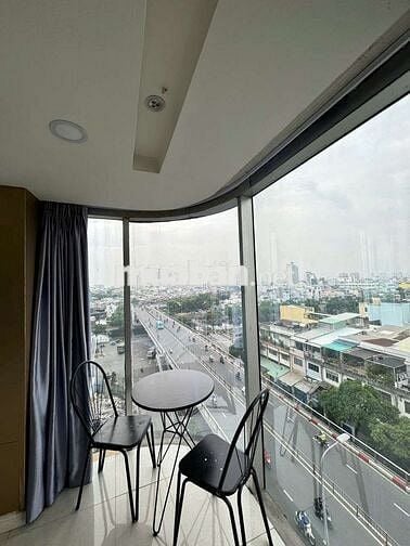 Căn hộ dịch vụ có bancol ngay tại trung tâm quận 5