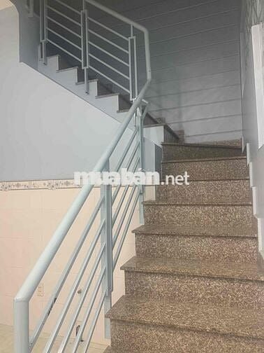 nhà mới góc hai mặt tiền sạch đẹp cho thuê
