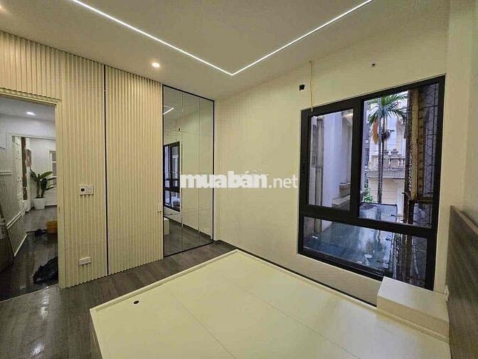 BÁN NHÀ CẦU GIẤY -VUÔNG VỨC NỞ HẬU