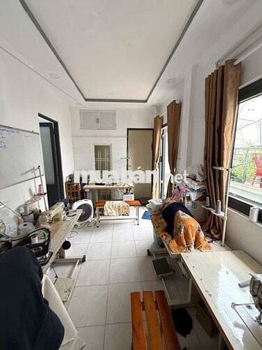 🏡 Nhà Đẹp 2 Tầng Sát Chợ Bình Long, 30M², Sổ Riêng – Chỉ 3.3 Tỷ