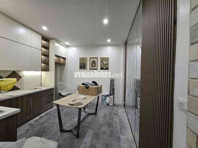 BÁN NHÀ CẦU GIẤY -VUÔNG VỨC NỞ HẬU