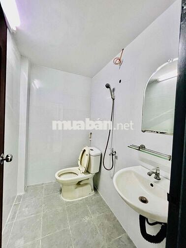 Nhà Mới Rộng DT 4x25 1Trệt 1Lửng 2Pn 1Wc Không Gian Rộng Chứa Hàng