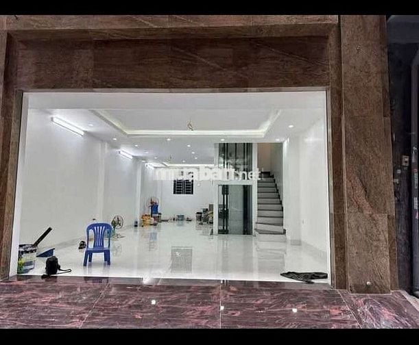 Tôi cần bán nhà mặt ngõ ô tô chánh Hoàng Quốc Việt 6tầng thang máy .