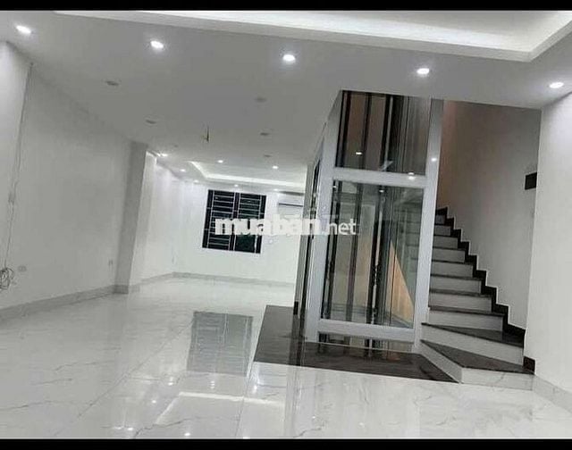 Tôi cần bán nhà mặt ngõ ô tô chánh Hoàng Quốc Việt 6tầng thang máy .