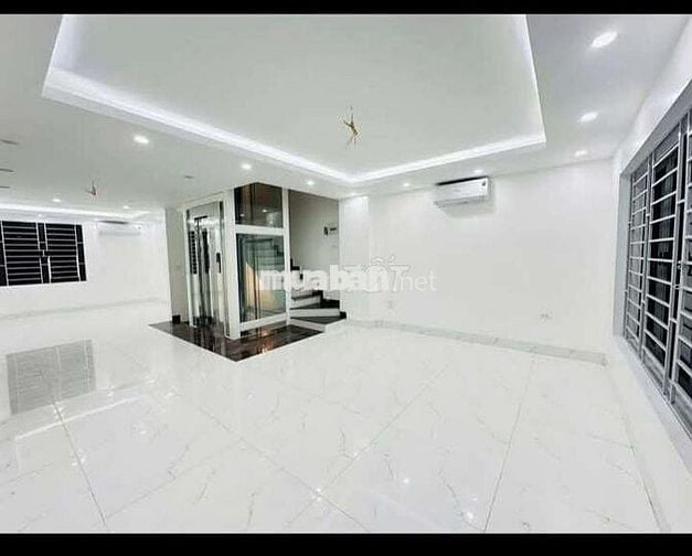 Tôi cần bán nhà mặt ngõ ô tô chánh Hoàng Quốc Việt 6tầng thang máy .