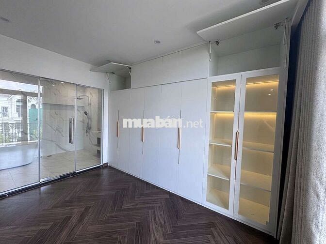 Cho thuê shophouse HA02 full đồ có thanh máy giá ,25tr  OCP1 gia lâm