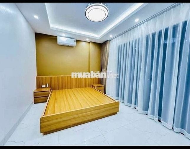 Tôi cần bán nhà mặt ngõ ô tô chánh Hoàng Quốc Việt 6tầng thang máy .