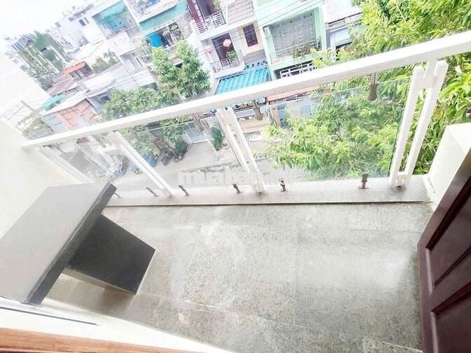 NHÀ MT ĐƯỜNG SỐ 4, DT 6,5 + 15
