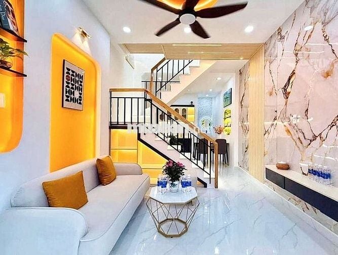 - NHÀ 2 TẦNG - NGAY CHỢ LINH XUÂN - 66M2 -NGANG 6 - CHỈ 4,7 TỶ CÒN TL