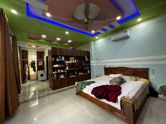 BÁN NHÀ LÔ GÓC HẺM XE TẢI NGÔ THÌ NHẬM, DĨ AN. 121M2, 4TANG, 13.7 TỶ