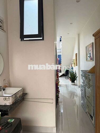 Bán gấp nhà đẹp 4m -18m Mỹ Hạnh Nam - Long An, giá chỉ 295 triệu