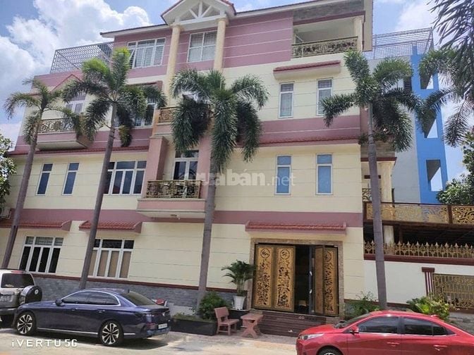 BÁN NHÀ LÔ GÓC HẺM XE TẢI NGÔ THÌ NHẬM, DĨ AN. 121M2, 4TANG, 13.7 TỶ