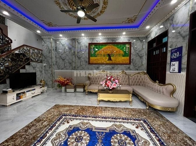 BÁN NHÀ LÔ GÓC HẺM XE TẢI NGÔ THÌ NHẬM, DĨ AN. 121M2, 4TANG, 13.7 TỶ