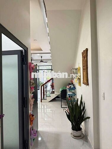 Bán gấp nhà đẹp 4m -18m Mỹ Hạnh Nam - Long An, giá chỉ 295 triệu
