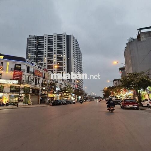 Nhỉnh 12 tỷ có nhà 2 tầng kinh doanh tại Học viện Nông nghiệp – Trâu