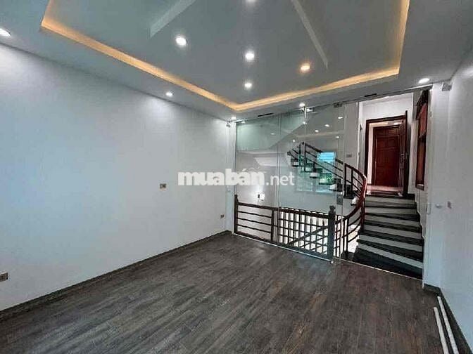 Cần nhượng lại căn nhà LÔ GÓC ô tô đỗ cửa thông thoáng còn sót lại