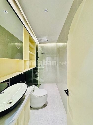 GIẢM SÂU 1 tỷ bán nhà Cao Thắng Q3 80m2 Giá 4 TY 200. Chủ ngợp lắm rồi