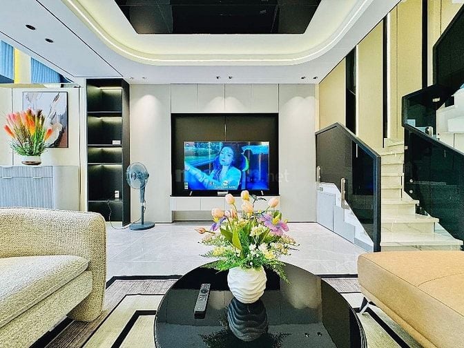 GIẢM SÂU 1 tỷ bán nhà Cao Thắng Q3 80m2 Giá 4 TY 200. Chủ ngợp lắm rồi