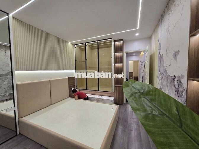 BÁN NHÀ TRUNG TÂM CẦU GIẤY – NHÀ ĐẸP LỘNG LẪY – NỞ HẬU TÀI LỘC