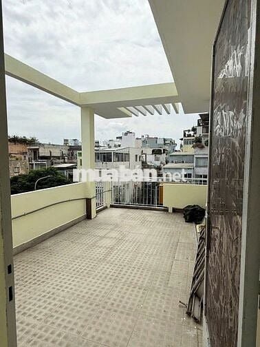 NGUYÊN CĂN QUẬN 3 ( 3 LẦU SUỐT ) GẦN ĐẠI HỌC VĂN HIẾN