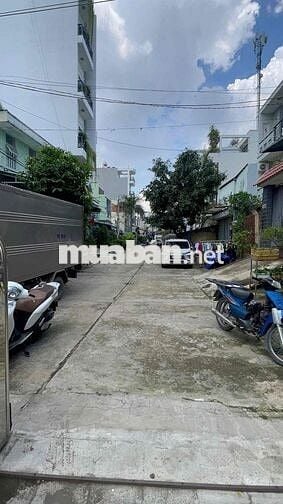 Nhà hẻm xe tải Nguyễn Quý Yêm, Có Máy Lạnh, Nhận Nhà Ngay