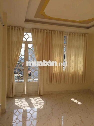 Bán nhà 2 lầu 4 phòng ngủ hẻm xe hơi gần mọi tiện ích