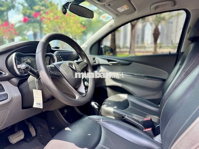 VinFast Fadil Base 2020 - Màu xanh - 6v3km