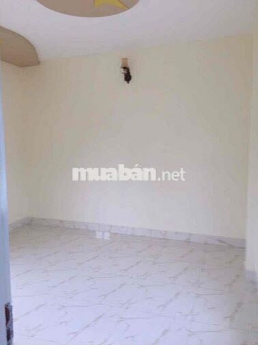 Bán nhà 2 lầu 4 phòng ngủ hẻm xe hơi gần mọi tiện ích