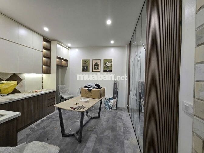 BÁN NHÀ CẦU GIẤY - DÂN XÂY CHẮC CHẮN - 4 TẦNG - NỞ HẬU - Ở NGAY