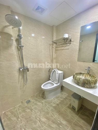 Cho thuê mặt bằng kinh doanh và căn hộ tại nhà số 4 ngõ 6 Đội Nhân, HN