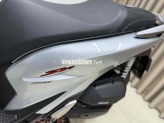 SH 160! màu hót chạy lướt vài ngàn km cần sang nhu