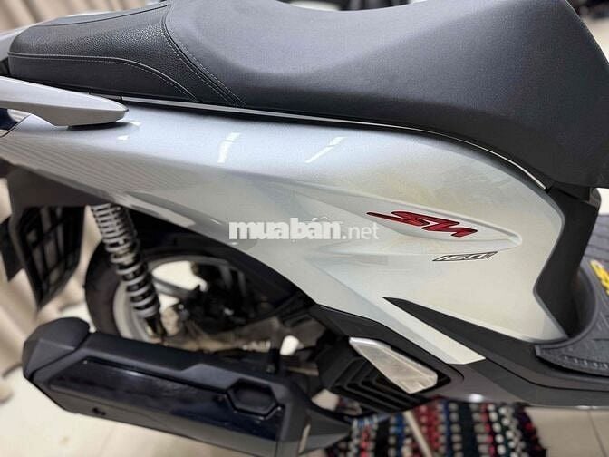 SH 160! màu hót chạy lướt vài ngàn km cần sang nhu
