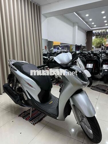 SH 160! màu hót chạy lướt vài ngàn km cần sang nhu