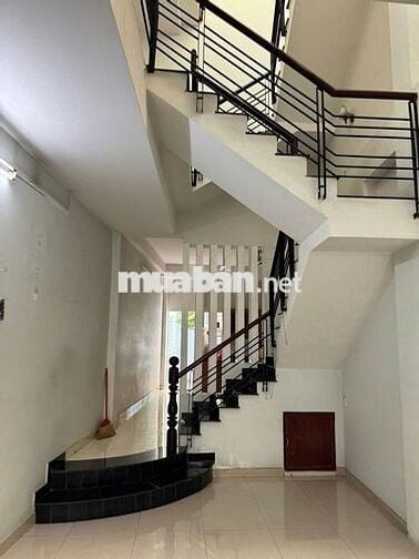 Cho Thuê Nhà Đường Hoàng Hoa Thám, Bình Thạnh ( 4x22m - Nhà Rộng )