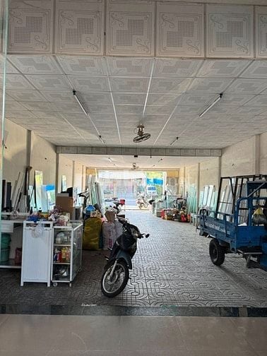 BÁN NHÀ MẶT TIỀN – CÓ SÂN LÀM XƯỞNG – KHÔNG NGẬP, GẦN C.A TP - MỸ THO