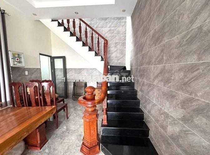 BÁN GẤP NHÀ DĨ AN CỰC GẦN BIG C – GIÁ CHỈ 890Tr – 90M² SỔ RIÊNG